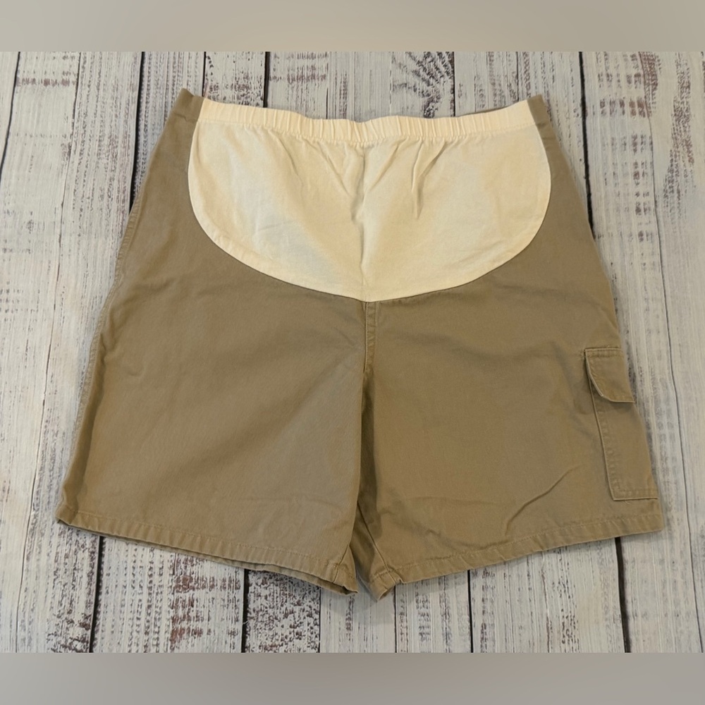 ‼️6/$15‼️Duo Maternity Khaki Shorts Womens Size Large. 100% Cotton Stomach Panel